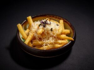 Картофель фри с пармезаном