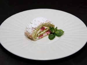 Рулет фисташковый